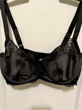 Wacoal Black Lace Satin Underwire Bra
